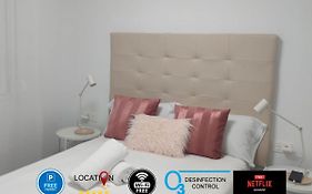 Casa Gascona con parking, wifi y netflix gratis!! By DeLabra Apartments